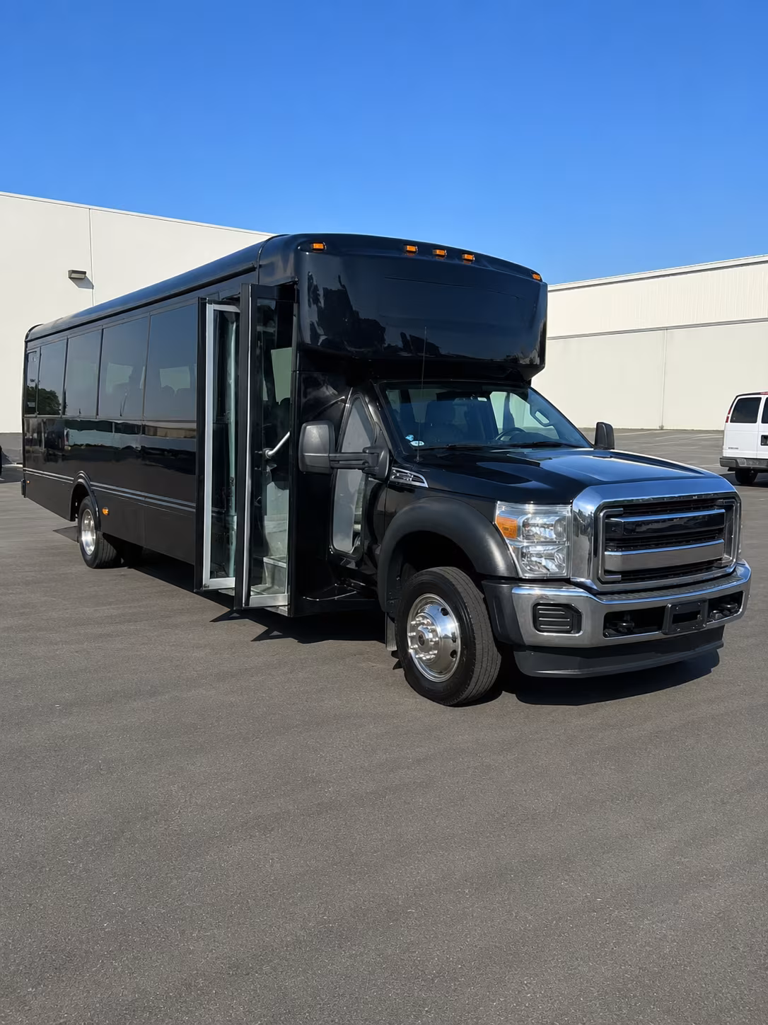 Hialeah Birthday, Sweet 16, & Quinceañera Transportation onboard seating