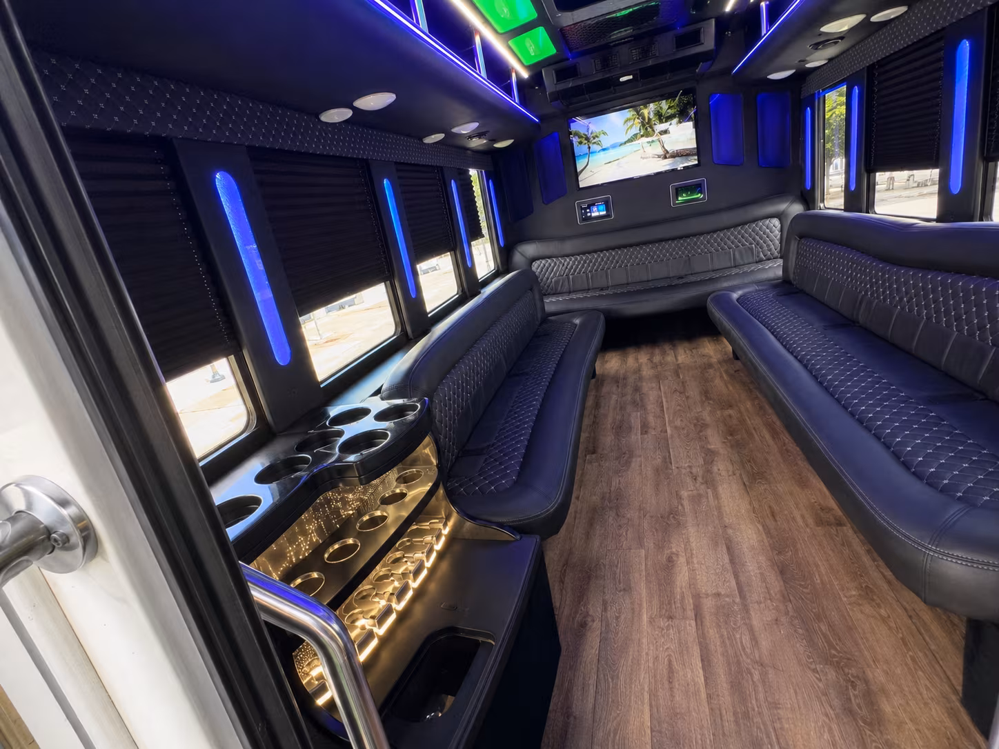 Pembroke Pines Winery Tour & Pub Crawl Transportation